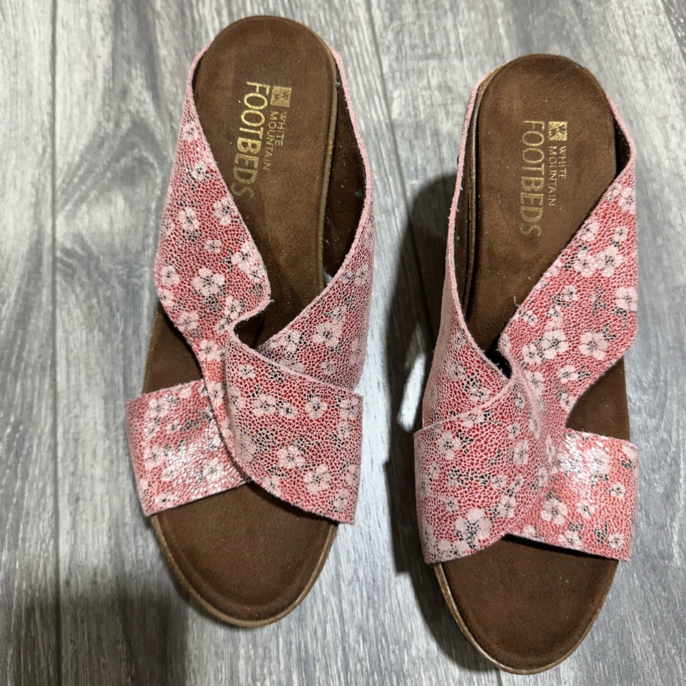 Sandals size 8 white mountain foot beds, leather upper red floral wedge